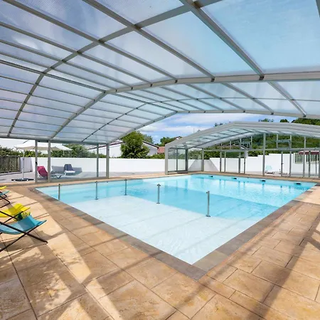 Oihana Grand De 2 A 6 Pers, Parentale, 2 Sdb, Climatise, Piscine Vue Et Calme A Hasparren-pays Basque 아스파랑